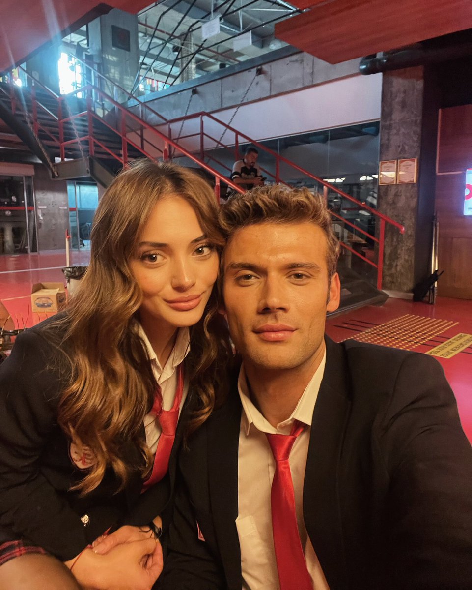 O zaman anlık bir #EkKan selfie’miz burada dursun! ♥️🍀 <a href="/startv/">STAR TV</a>