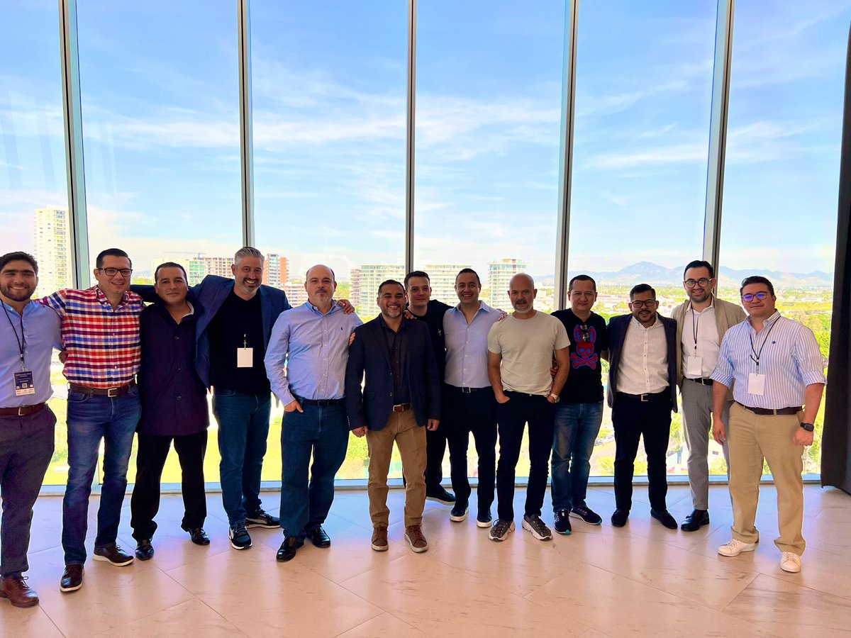 DR CARVAJAL (@romancarvajal) on Twitter photo Siempre un placer reunirme con mis ex residentes, ahora extraordinarios #Urologos, curso HandsOn #HoLEP, <a href="/smumexico/">SMU México</a> #UroSoMe Siempre un placer reunirme con mis ex residentes, ahora extraordinarios #Urologos, curso HandsOn #HoLEP, <a href="/smumexico/">SMU México</a> #UroSoMe