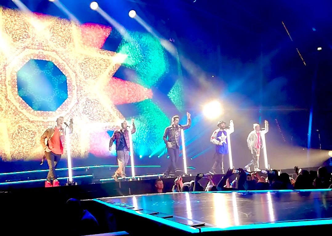jenny_upunkt's tweet photo. 🫶🏻 Friendly reminder: I'll be at the #DNACircle 4 times out of 5 and I'm in the mood for a badass party. We all have the same passion so leave the bitch moves at home and let's have the best time ever together! #backstreetboys #DNAWorldTour2022 #dnaworldtoureurope https://t.co/i4IZboMWm2