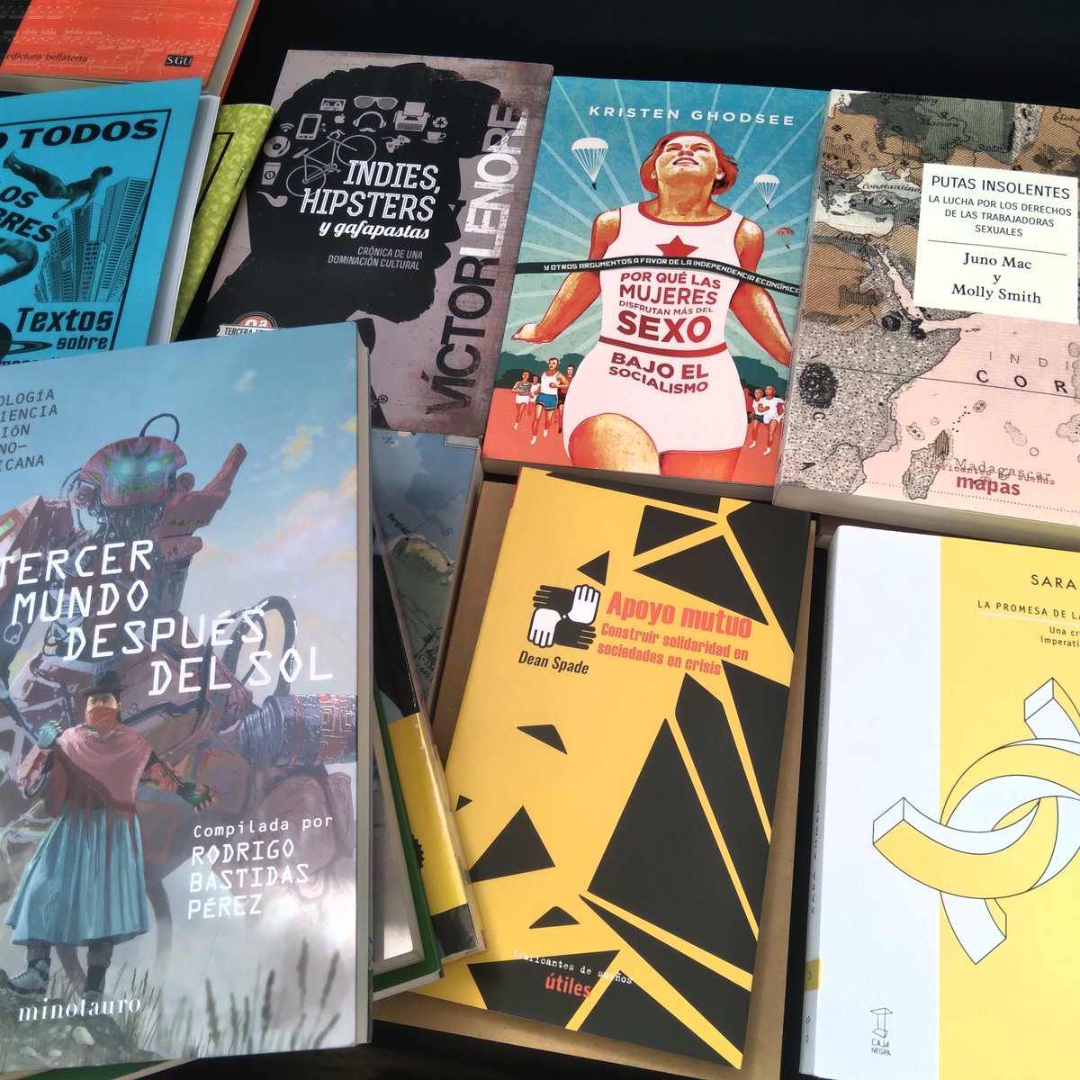caracol_urbano's tweet photo. #LaLibertina ya está en #GDLedita bazar de editoriales independientes en #Guadalajara. En Pale Ale House (Morelos 1281) https://t.co/coFvOgBKKt