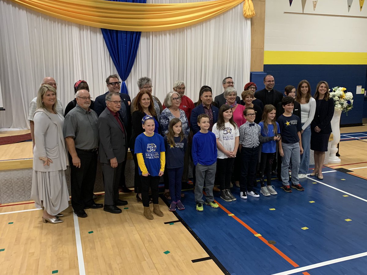 Nous sommes très reconnaissants de la présence des dignitaires et des invités spéciaux qui se sont joints à nous aujourd'hui pour les célébrations du 50e anniversaire de l'école élémentaire catholique Pavillon des jeunes! <a href="/CscProvidence/">Csc Providence</a> <a href="/JPGagnier/">J</a> <a href="/EECPavdesJeunes/">École catholique Pavillon des Jeunes</a> <a href="/EugenieCongi/">Eugénie Congi M.Ed</a>