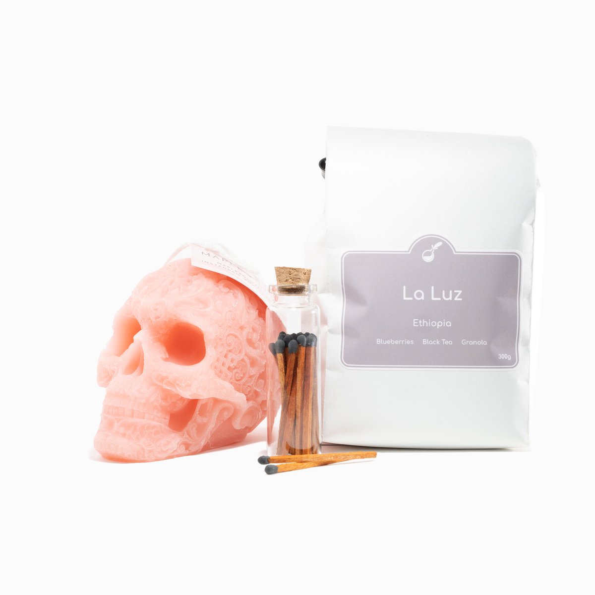 So happy to share our October #PineappleLabs “La Luz” gift set, perfect for all your October festivities. Enjoy a handmade pink sugar skull candle, matches, and our latest Ethiopian brew. Order yours today at thepineapplelabs.com/collections/bu…