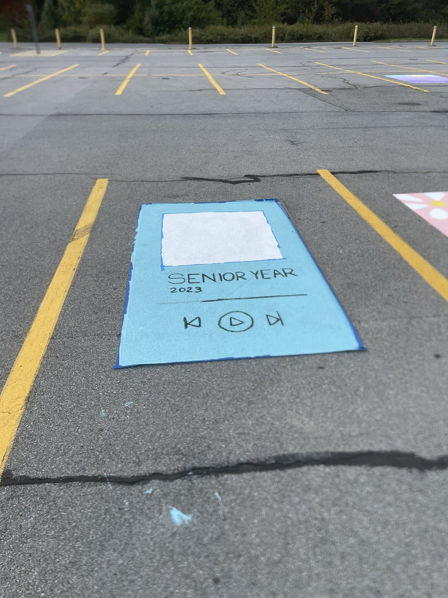 AhsAdmirals's tweet photo. Just beginning of the Senior Class parking lot painting event @AhsAdmirals https://t.co/nWsLdx3Kz9