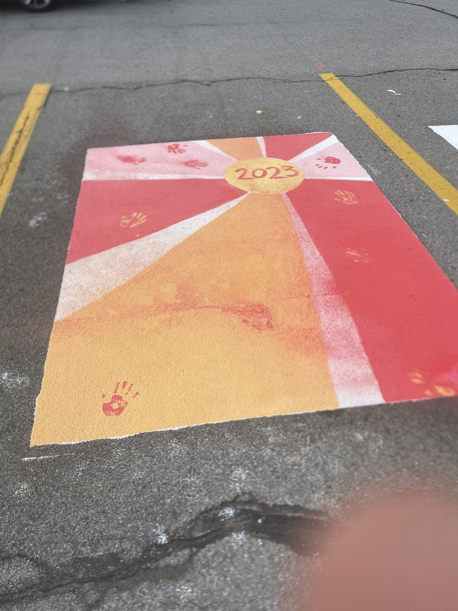 AhsAdmirals's tweet photo. Just beginning of the Senior Class parking lot painting event @AhsAdmirals https://t.co/nWsLdx3Kz9