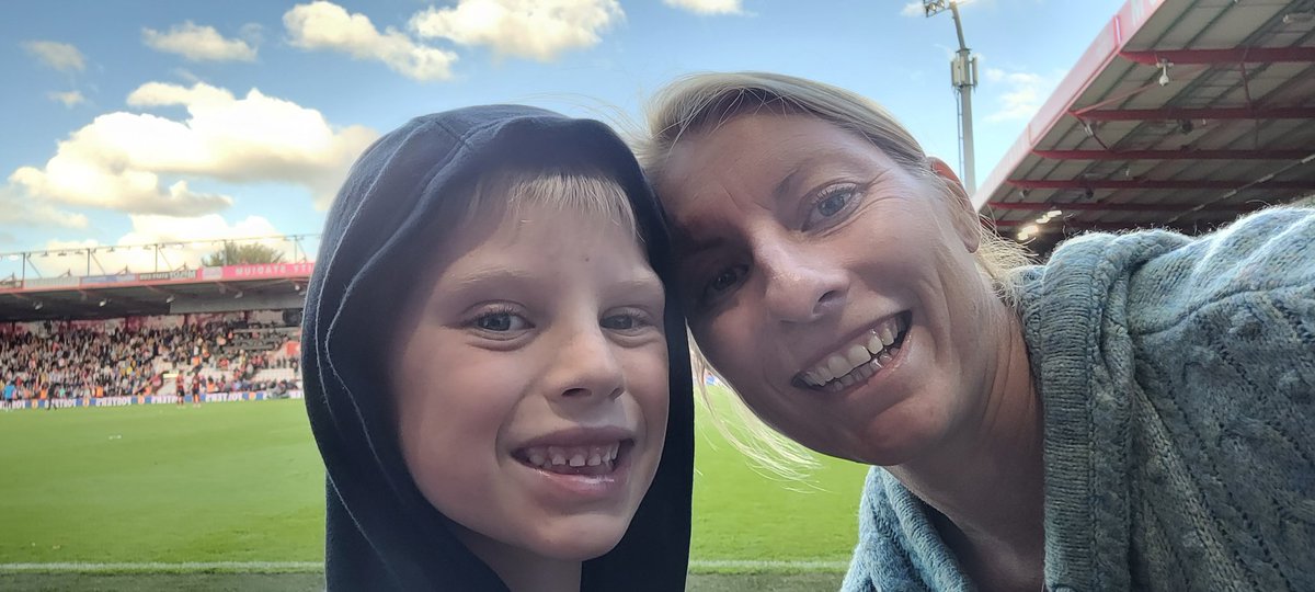 Louise Taylor (@lil_ms_taylor) on Twitter photo Great afternoon taking my youngest to watch <a href="/afcbournemouth/">AFC Bournemouth π</a>! Hard earned point with plenty of action at both ends! Thanks for the tickets #bluelighttickets Great afternoon taking my youngest to watch <a href="/afcbournemouth/">AFC Bournemouth π</a>! Hard earned point with plenty of action at both ends! Thanks for the tickets #bluelighttickets