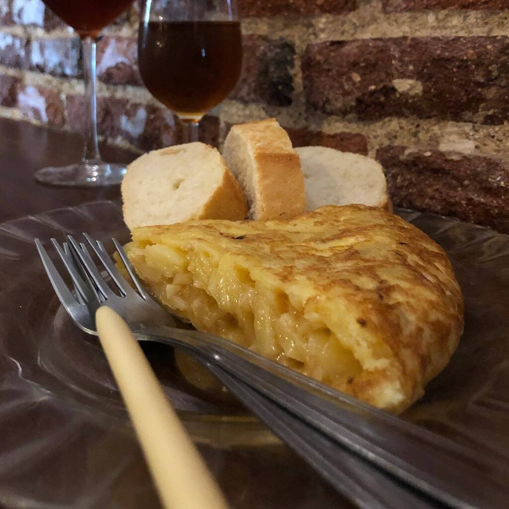 acme_ESP's tweet photo. Agradable @elvermutdelagata #Lavapiés
📍Tribulete 21, Madrid
10-25€/pax
#vermut #tabanco #sherry https://t.co/3b2I5kGA0q https://t.co/uiQfkqRC09