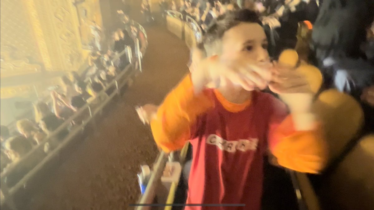 VaderJaws's tweet photo. While we sort thru the many photos and vids of the best concert we’ve ever seen, here is the next set of just our boys’ reactions. @chvrches 💙💜🧡❤️ https://t.co/fMGcjssTy1