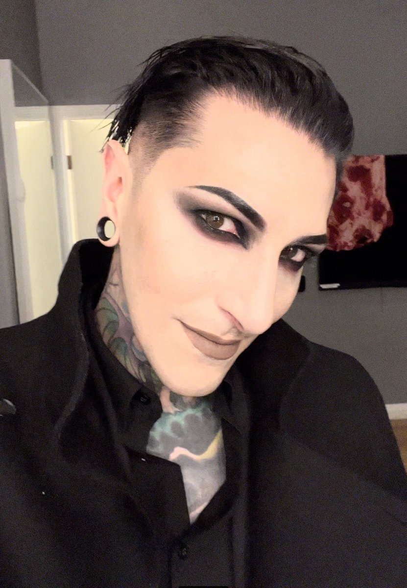 Chris Motionless's tweet - 