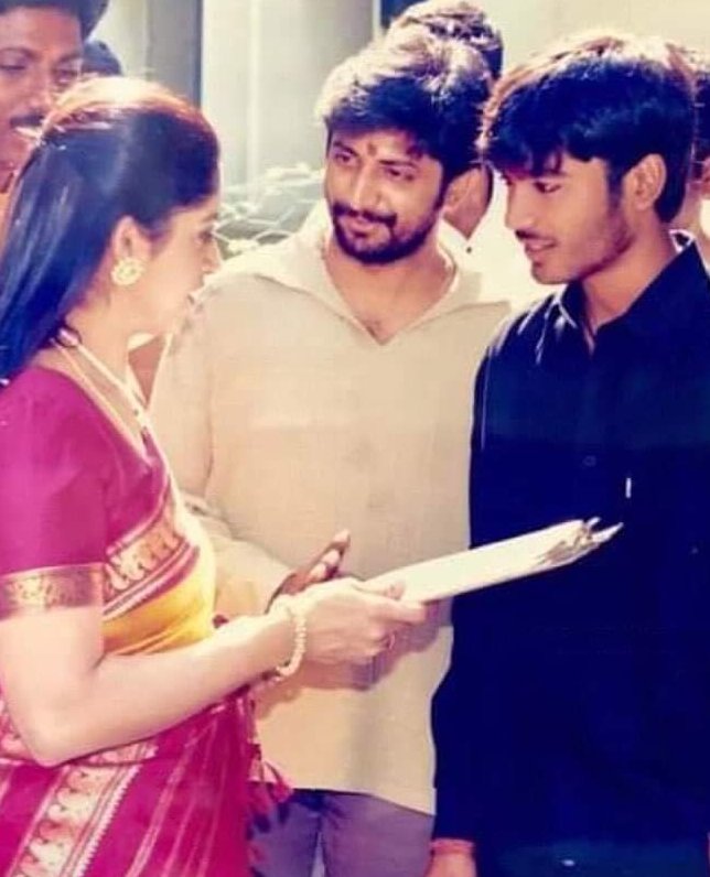 dp_karthik's tweet photo. .@dhanushkraja from the Poojai of M. Kumaran Son of Mahalakshmi β₯ & today marks the 18th year of this film.
Both #Dhanush's film & #JayamRavi's film is running successfully on theatres today !
#NaaneVaruvean - #PonniyinSelvan -#18yearsofMKumaransonofMahalkshmi.
@jayam_mohanraja https://t.co/ea2fuc1HTv
