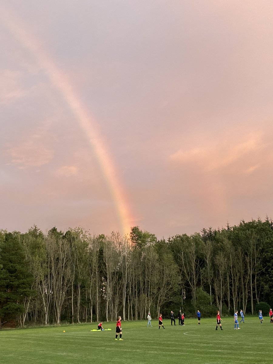 arlene_gordon_'s tweet photo. Football Fridays ⚽️🌈 https://t.co/ekzbiYAwnD