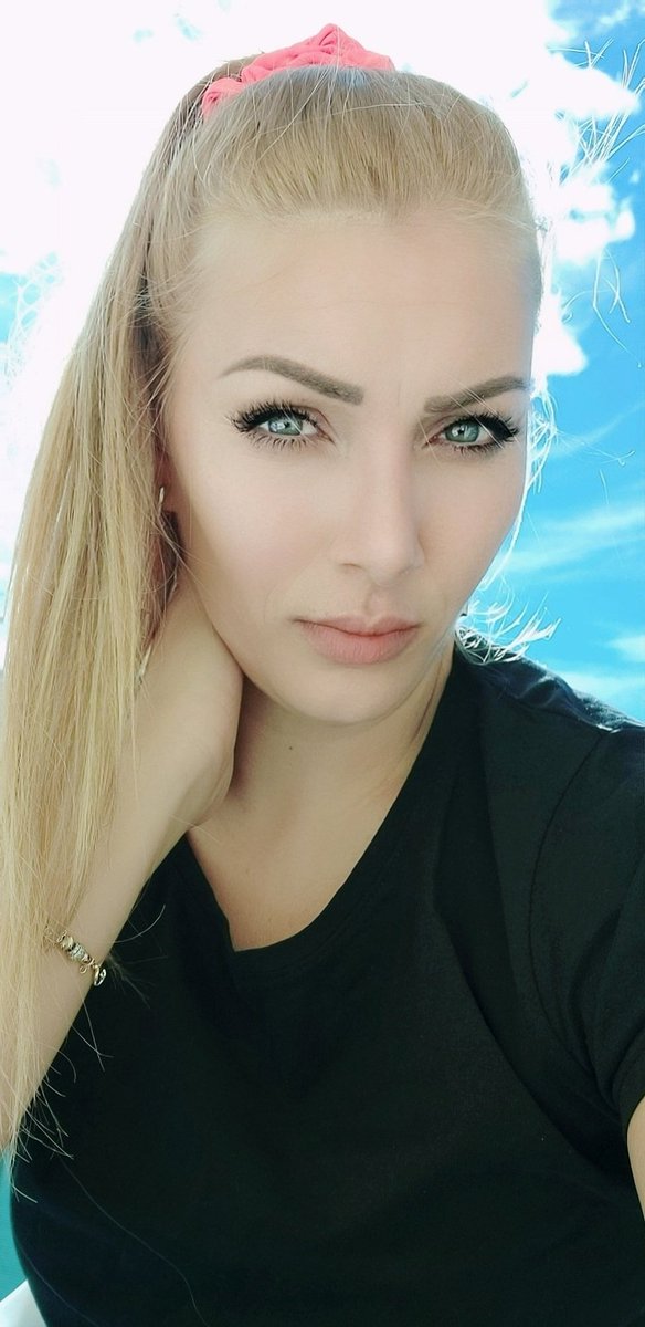 Danieladany88's tweet photo. Zi cu soare🥰 https://t.co/D4zkgDfC4C