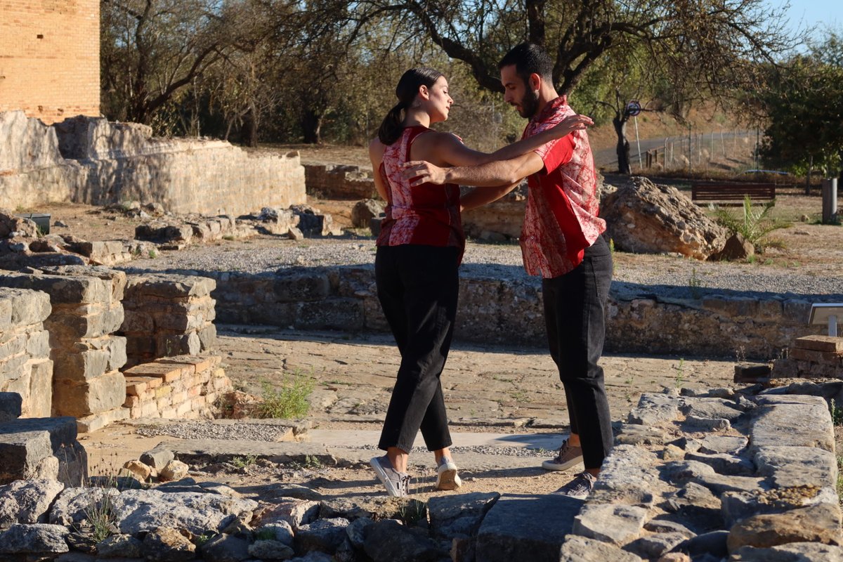 CulturaAlgarve's tweet photo. A "Ocupação Contemporânea de Milreu" aconteceu ontem, ao final da tarde, nas Ruínas, um projeto da Artificial - Associação Artística e Cultural do Algarve .

Apoiado pelo DiVaM - PAACA
 
#divam #paaca #milreu #culturaalgarve #direcaoregionaldeculturadoalgarve

📷  DRCAlg https://t.co/vWW2GgOWEQ