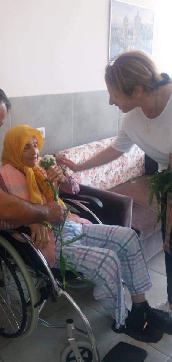 Kıymetli çınarlarımız, yaşayan tarihimiz, yol göstericimiz olan değerli büyüklerimizin Birlik Beraberlik Federasyonu olarak 1 Ekim Dünya Yaşlılar Günü’nü tebrik ediyor, saygıyla ellerinden öpüyorum.