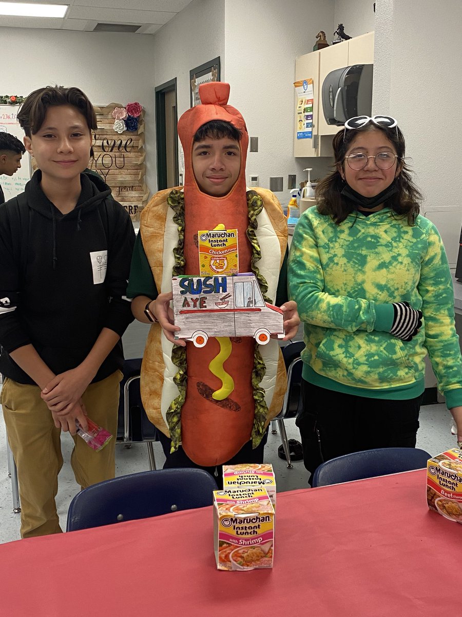 Blanco_PHHS's tweet photo. My kiddos worked hard these past 2 weeks to create their very own food truck business! What a great way to end the 1st 9 weeks💚💙 @WDSlider_MS #stallionsunited #sliderfamily #Entrepreneurship https://t.co/v35221lwqG