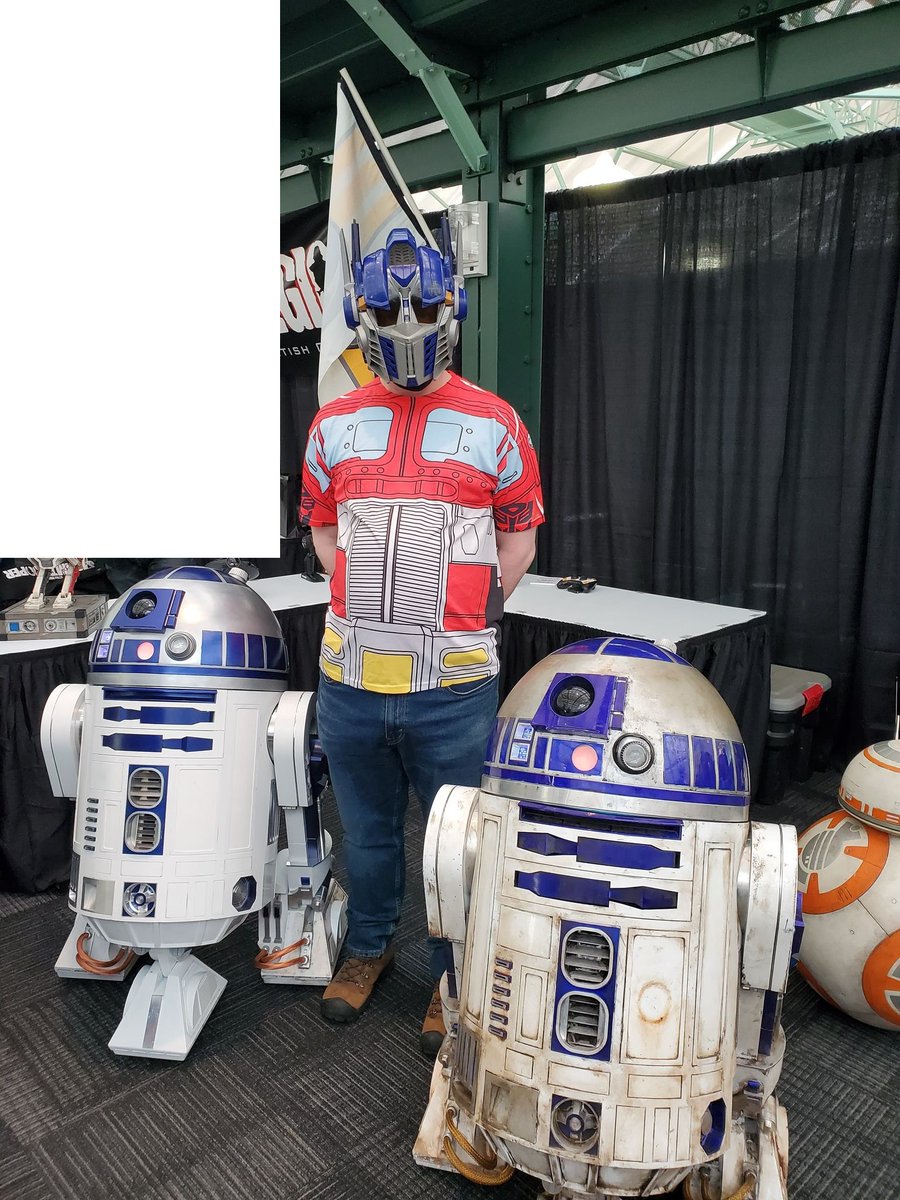 StotesThe's tweet photo. Saw some awesome cosplays Victoria Comic-con (@capcitycomic). Going to start on a new cosplay soon. Went for a low-key cosplay myself...
#capcitycomic #VictoriaBC #cosplay https://t.co/33a6UtVu2t