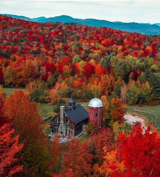 Had the privilege of seeing the Fall colors a few years during my time at Williams College (which bordered Vermont) &amp; at Harvard, as Boston wasn’t far off! If there is anything that can be called genuinely breathtaking, it’s the Fall colors there! ❤️ 