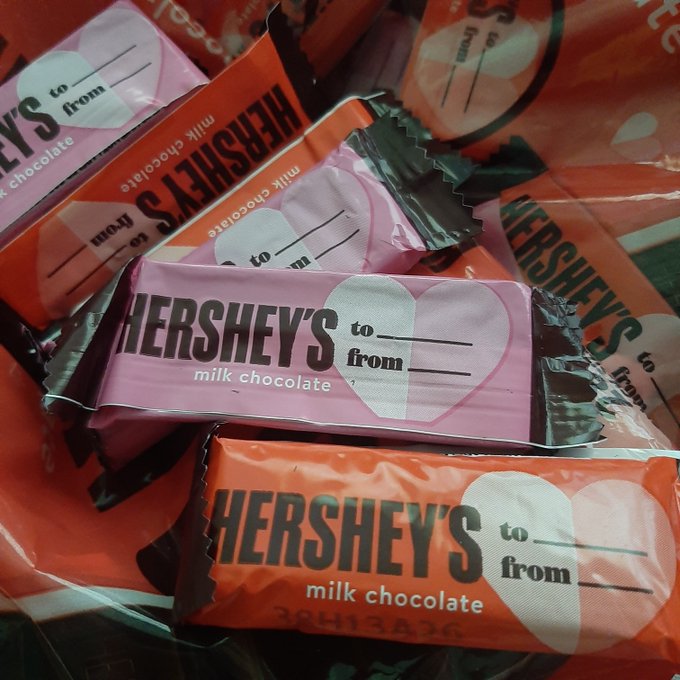 Ordered a 5 pound bulk bag of @Hersheys  from @amazon  a couple Months ago. Didnt open the box because<a class="tags" target="_blank" title="On Twitter" href="/?out=eyJ0eXAiOiJKV1QiLCJhbGciOiJIUzUxMiJ9.eyJpYXQiOjE3MjI0MTg4NzQsImlzcyI6InR3cG9ybnN0YXJzLmNvbSIsIm5iZiI6MTcyMjQxODg3NCwiZXhwIjoxNzUzOTU0ODc0LCJyZWRpcmVjdF91cmwiOiJodHRwczovL3R3aXR0ZXIuY29tL0hlcnNoZXlzIn0.-1GWuZas5Ray4BDUNZH4z5iF6Gio9IDvGmR4yX2kyW_fQl_QW99C7ob4NrL7vJAVUuQwqz7MbAEp1XrF_2ERQA">@Hersheys</a>