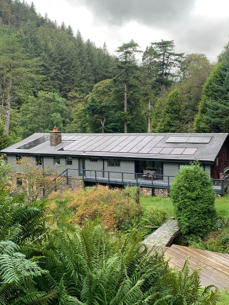 LtdManx's tweet photo. As another month closes, here’s a look at just some of the projects that has kept the #ManxSolar team extremely busy throughout the summer. 😅

#solarpanels #solaredge #TeslaPowerwall #ASHP https://t.co/eOLXuiAgey