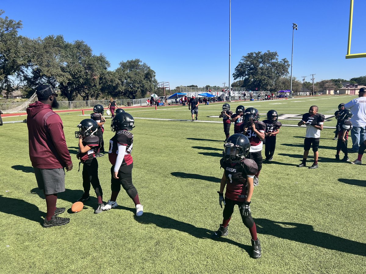 NSSteerFootball's tweet photo. Some little league North Side Steers action going on today‼️ #FutureSteers #SteersUp🤘🏽 https://t.co/fto1isdCSh