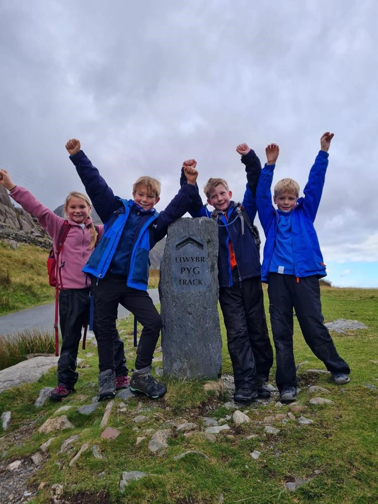 radnorsevenoaks's tweet photo. Smiles from Snowdon!  Well done to our group of 120 pupils, parents and staff who scaled mighty #Snowdon today, making us all proud and raising funds for #livingon @AlicesArc
 #lastchanceanimalrescue @TreeofHopeCC 
@Porchlight1974  https://t.co/3apxEB7L1D https://t.co/tCZzEmbP65
