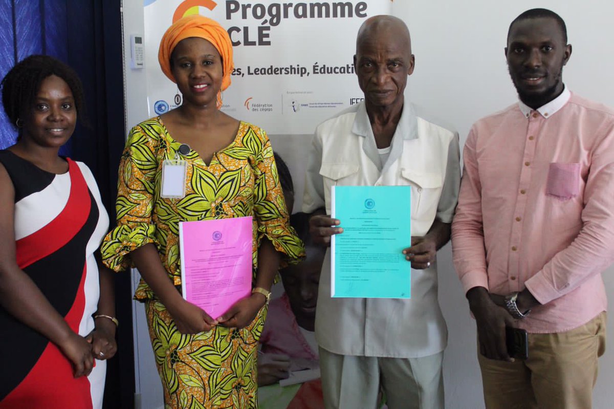 stsguinee's tweet image. Projet Tous pour la Scolarisation des Filles #ToScoFi. Convention de financement signée au compte du #ProgrammeCLÉ qui est financé par #AffairesMondialesCanada et mis en œuvre par la @Fondation_PGL, #ÉducationInternationale et la @Federation_cgps en partenariat avec #IFEF &amp;amp; #FAWE