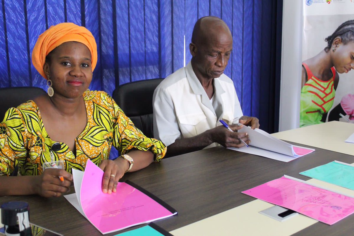 stsguinee's tweet image. Projet Tous pour la Scolarisation des Filles #ToScoFi. Convention de financement signée au compte du #ProgrammeCLÉ qui est financé par #AffairesMondialesCanada et mis en œuvre par la @Fondation_PGL, #ÉducationInternationale et la @Federation_cgps en partenariat avec #IFEF &amp;amp; #FAWE