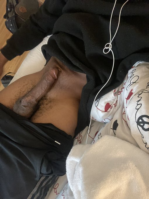 The type bf to send 🍆pics randomly 🙄 #onlyfans #LinkInBio https://t.co/l4LWFpa4zV<a href="/tag/onlyfans"class="tags">#onlyfans</a><a href="/tag/linkinbio"class="tags"><span>#linkinbio</span></a>