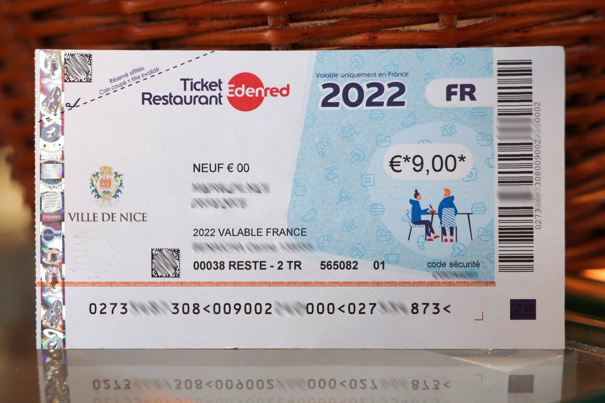 🔴Alerte info

Des cheminots trouvent sur un quai un papier par terre, abandonné.
Ils viennent de découvrir par hasard l’existence des Tickets Restaurants.