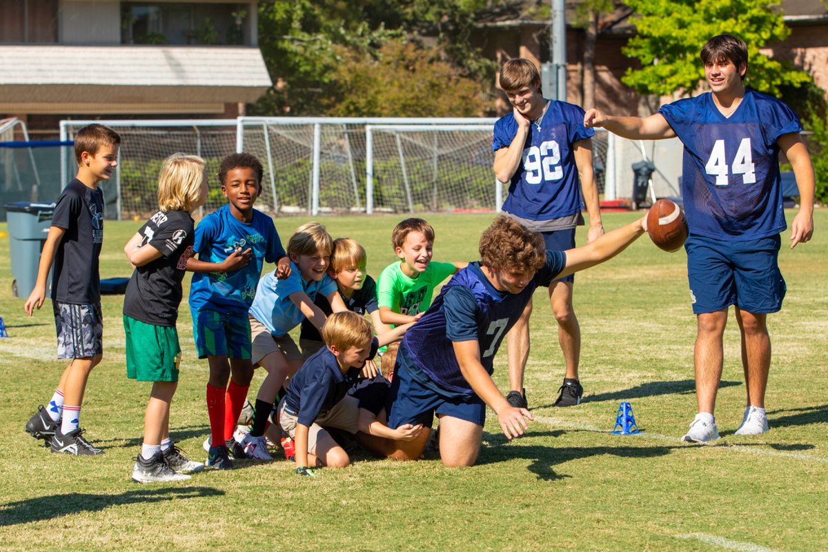 SBS_Houston's tweet photo. Even though it was a bye week, our football program was still hard at work! This past Tuesday, football players hosted a clinic for lower school students! #SBSmoments #ThinkLiveLead https://t.co/hSXEj5XT30
