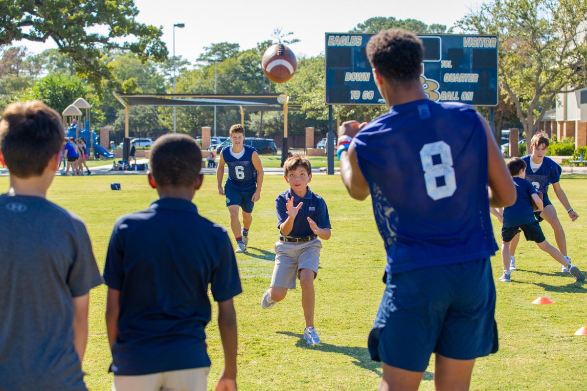 SBS_Houston's tweet photo. Even though it was a bye week, our football program was still hard at work! This past Tuesday, football players hosted a clinic for lower school students! #SBSmoments #ThinkLiveLead https://t.co/hSXEj5XT30