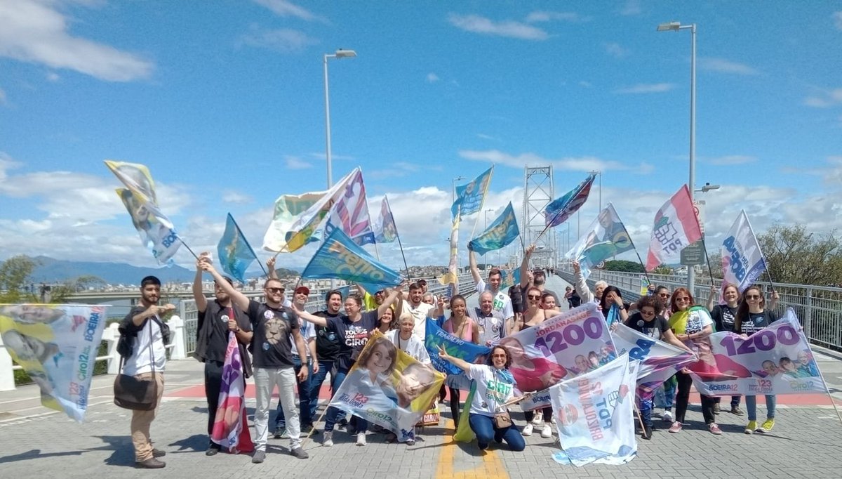 todoscomcirosc's tweet photo. Em Floripa, hoje de manhã! #CiroPresidente12 https://t.co/jIvPRYBeNb
