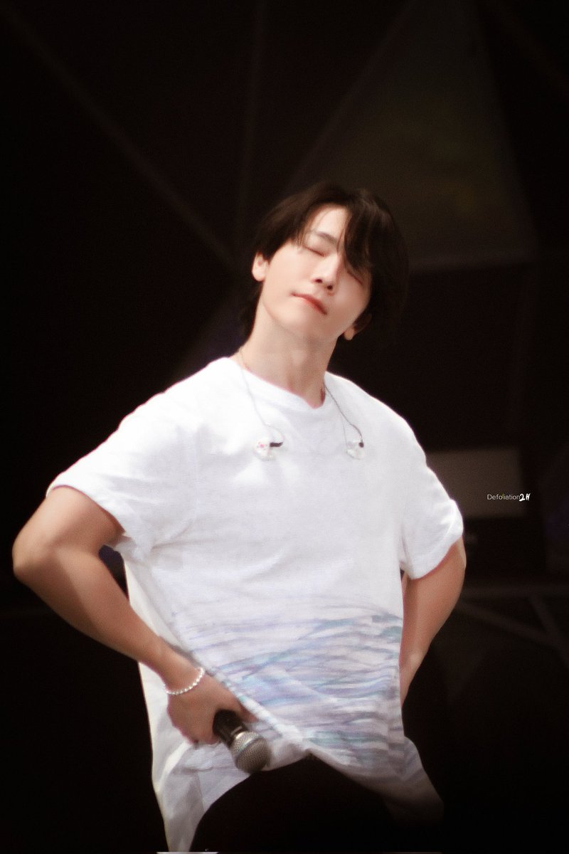 Sujumemories's tweet photo. ++ 200118 Donghae❤️
©® : Defoliation2H
#SS8Macau https://t.co/ZPdAAoqahB