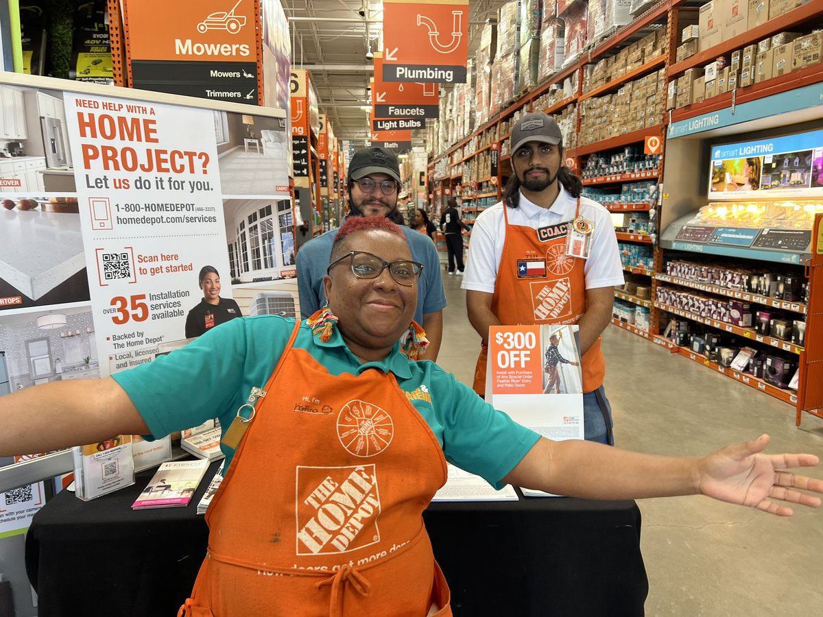 Great weather for Leads! 🍁🍂☀️@Sarahisthebomb_ <a href="/Ramona_Coleman_/">Ramona_ColemanHD</a> <a href="/smitty04/">Angela Bajek</a>