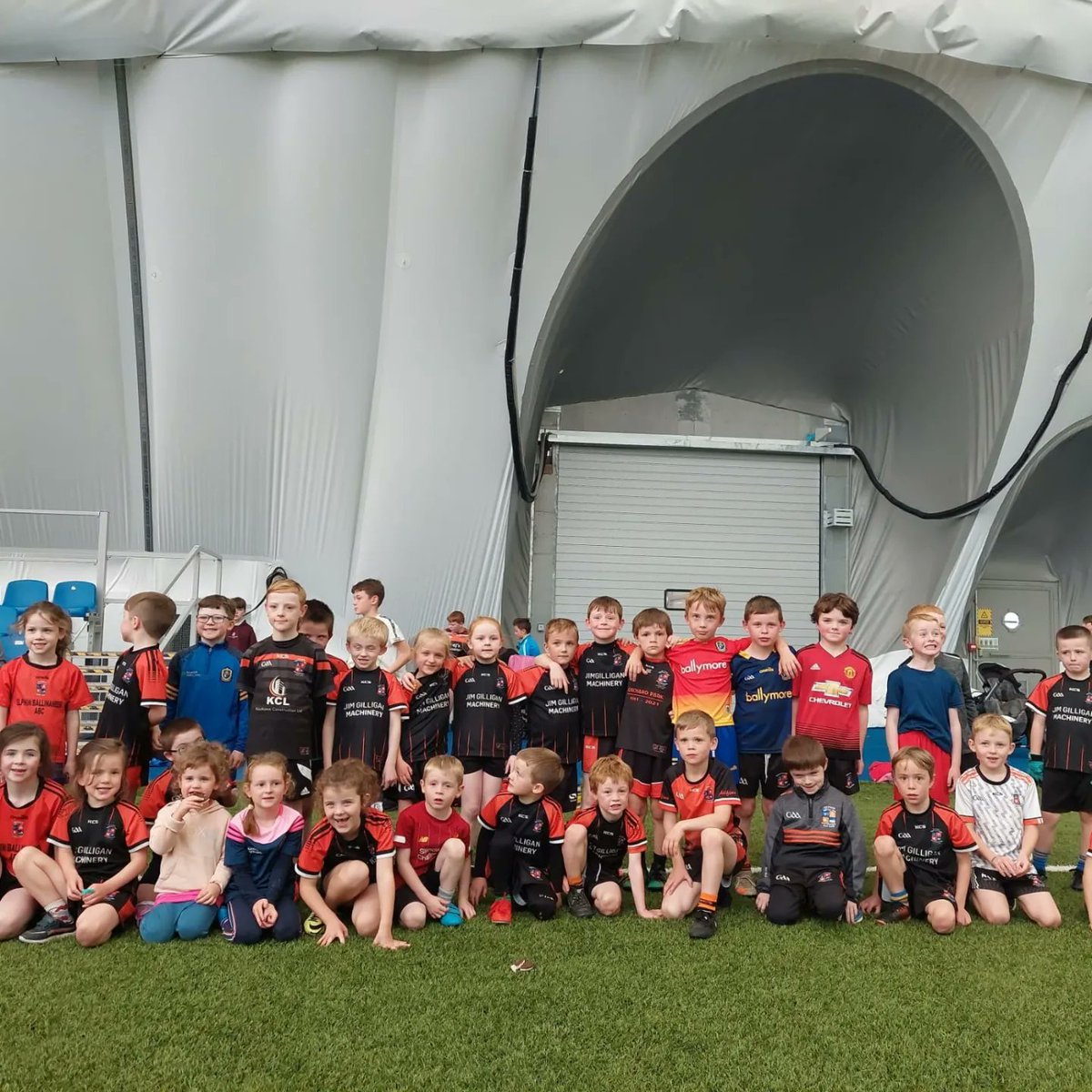 ElphinGAAClub's tweet photo. Elphin Ballinameen U7s &amp; U9s had a great training session in the Dome - @ConnachtGAA Centre of Excellence - great memories for these stars of the future 🧡🖤❤️🤍

#elphingaa #ballinameengaa #rosgaa https://t.co/xS7uRGBUII