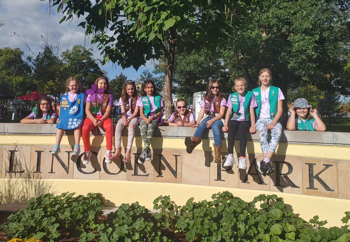 heathwilson0112's tweet photo. Troop volunteered at Alzheimer's walk today! Such a great event. 💜 #AlzheimersDisease #girlscoutsofcolorado https://t.co/Y3xxHpcK6h