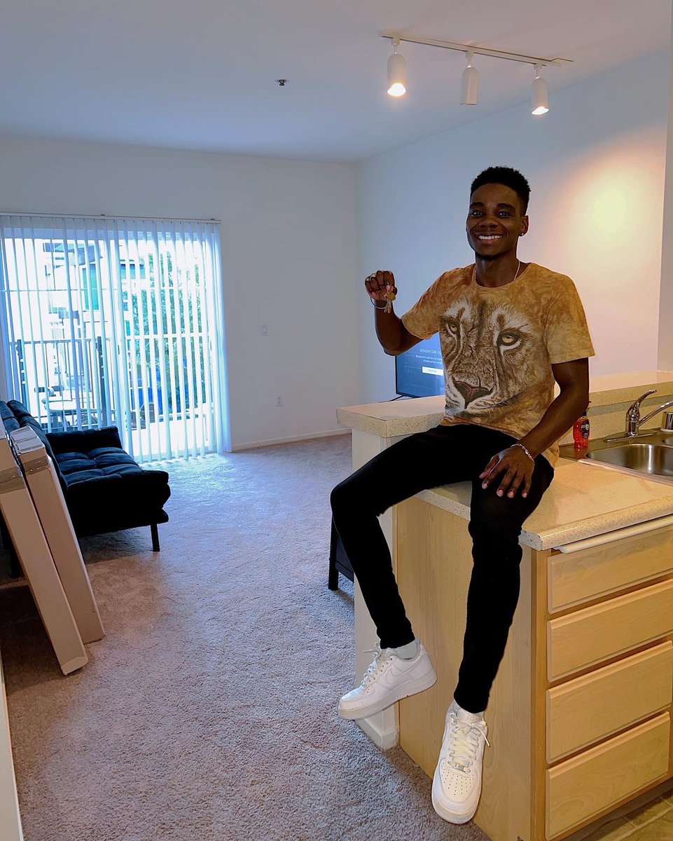 ValueCalvin's tweet image. New Location. New Crib. Same Goals💪🏿