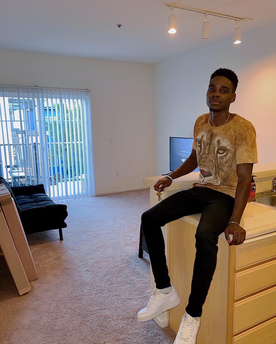 ValueCalvin's tweet image. New Location. New Crib. Same Goals💪🏿