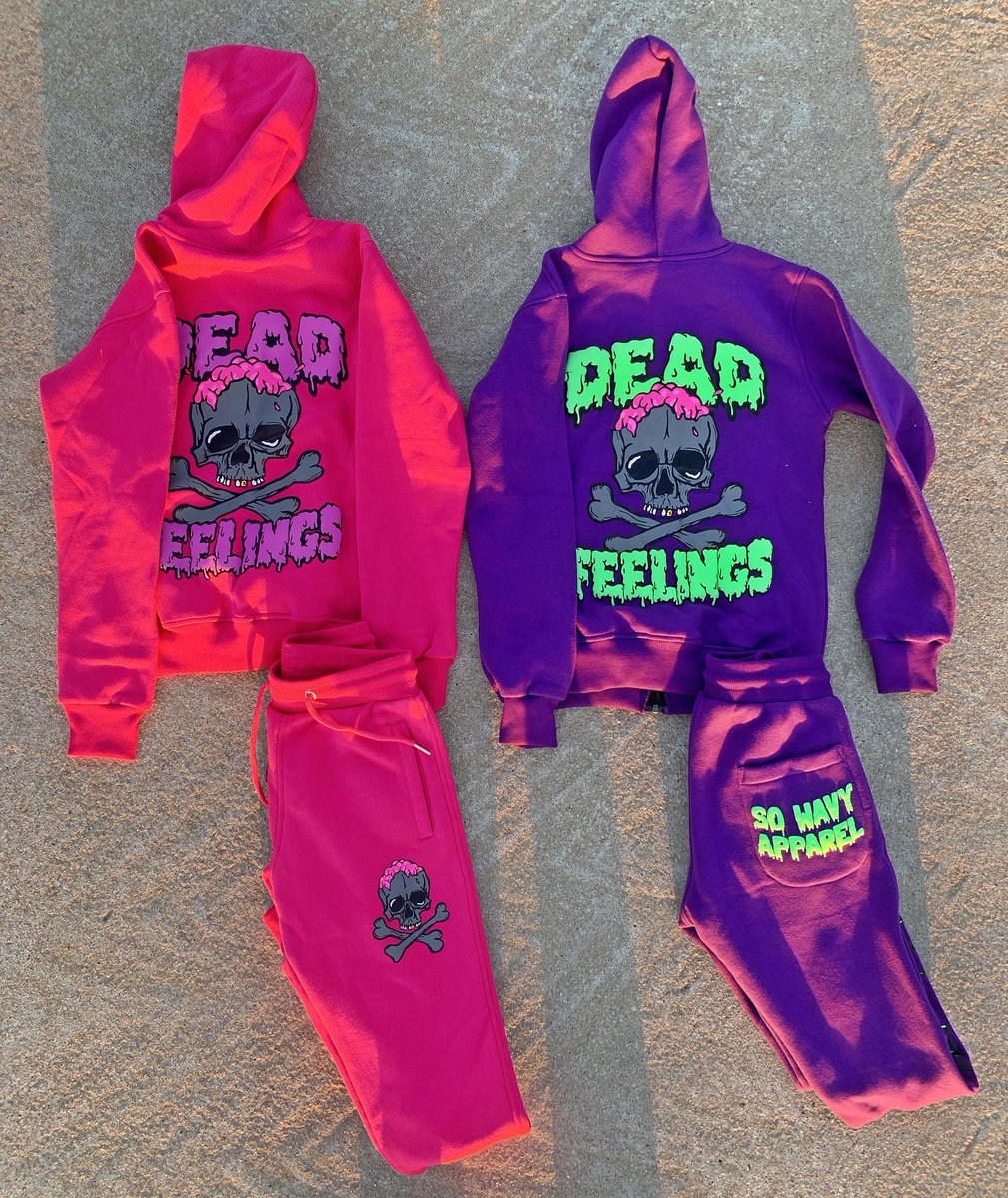 shehawaiin's tweet photo. DEAD FEELINGS ☠️ COLLECTION DROPPING 10.17.22 ✍🏾🔥 ONE TIME RELEASE 👻🔥 Shipping Will Be Next Day 🫣🎃 https://t.co/yHga8SpcBw