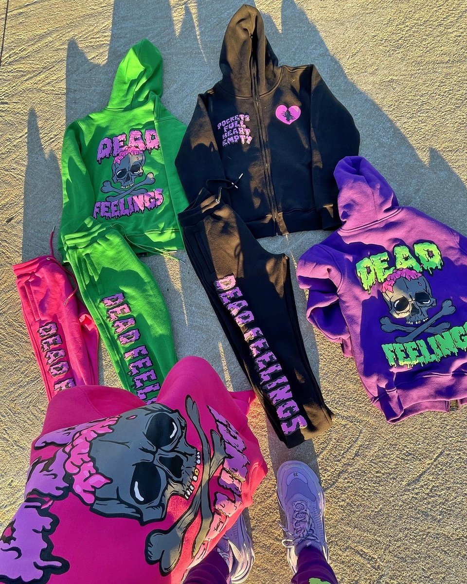 shehawaiin's tweet photo. DEAD FEELINGS ☠️ COLLECTION DROPPING 10.17.22 ✍🏾🔥 ONE TIME RELEASE 👻🔥 Shipping Will Be Next Day 🫣🎃 https://t.co/yHga8SpcBw