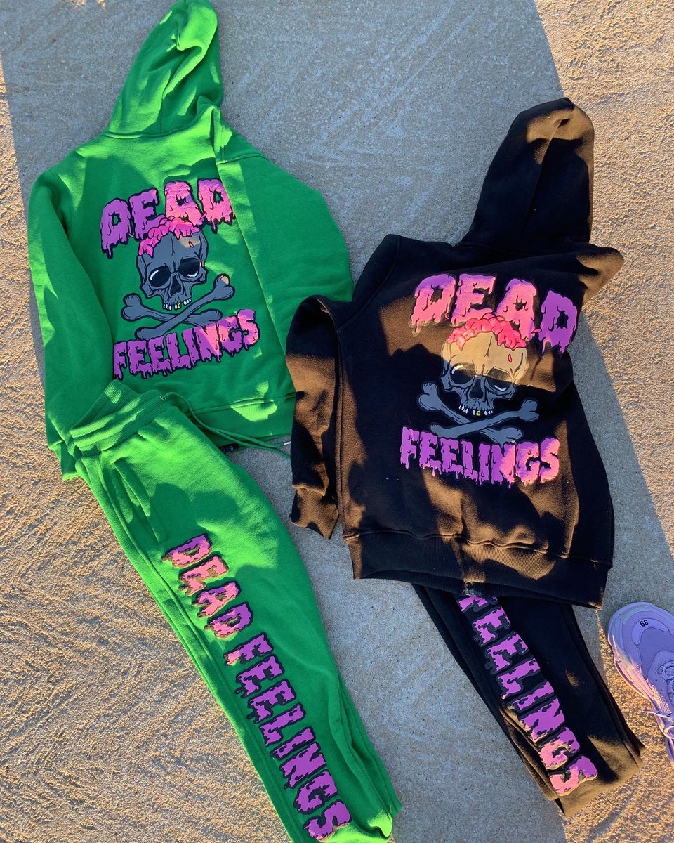 shehawaiin's tweet photo. DEAD FEELINGS ☠️ COLLECTION DROPPING 10.17.22 ✍🏾🔥 ONE TIME RELEASE 👻🔥 Shipping Will Be Next Day 🫣🎃 https://t.co/yHga8SpcBw