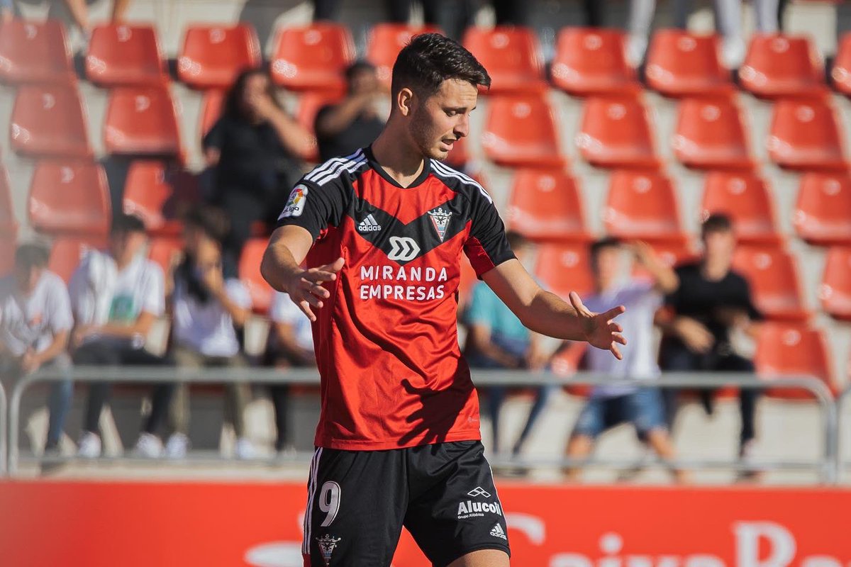 raulgdh9's tweet photo. Este equipo nunca se rinde! Gracias afición por ayudarnos a conseguir un punto tan importante! #vamosjabatos🐗 💪🏼♥️ https://t.co/iMs4ngWgnh