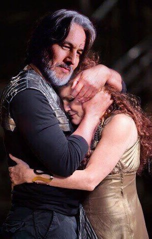 christine_pabst's tweet photo. #30DaysOfRB
Day 23~๐คฆโโ๏ธ'Bulldance', how did he survive?
Day 24~๐ฅบ the fear never to see him and Kate in a play on the stage together.
Day 25~๐ช the as a sideline workout in 'Night of the Comet'
Day 26~๐คฃ the football stance promo shoot. He do know you can interpret it otherwise https://t.co/hI0DMDYN4W