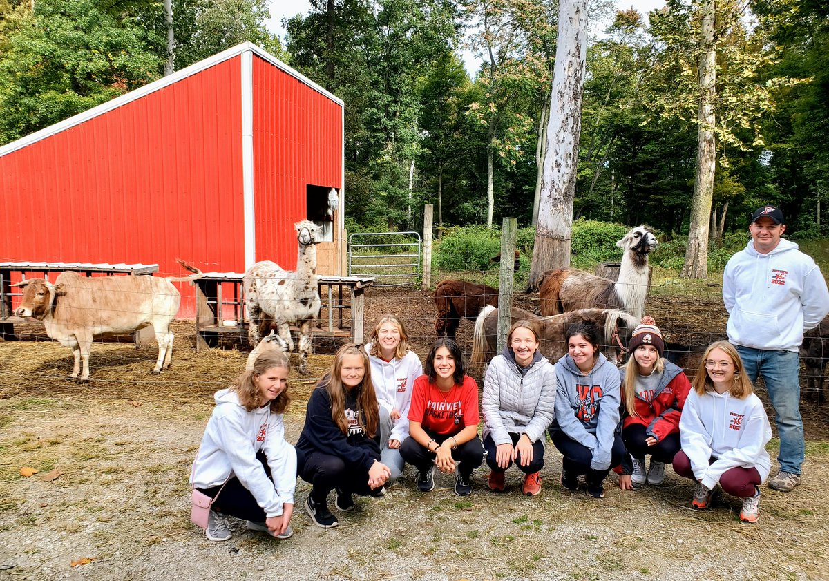 mariechambersFP's tweet photo. High school girls supporting the middle school girls today and then a trip to vist coaches hobby farm https://t.co/rgOFOmtXWp