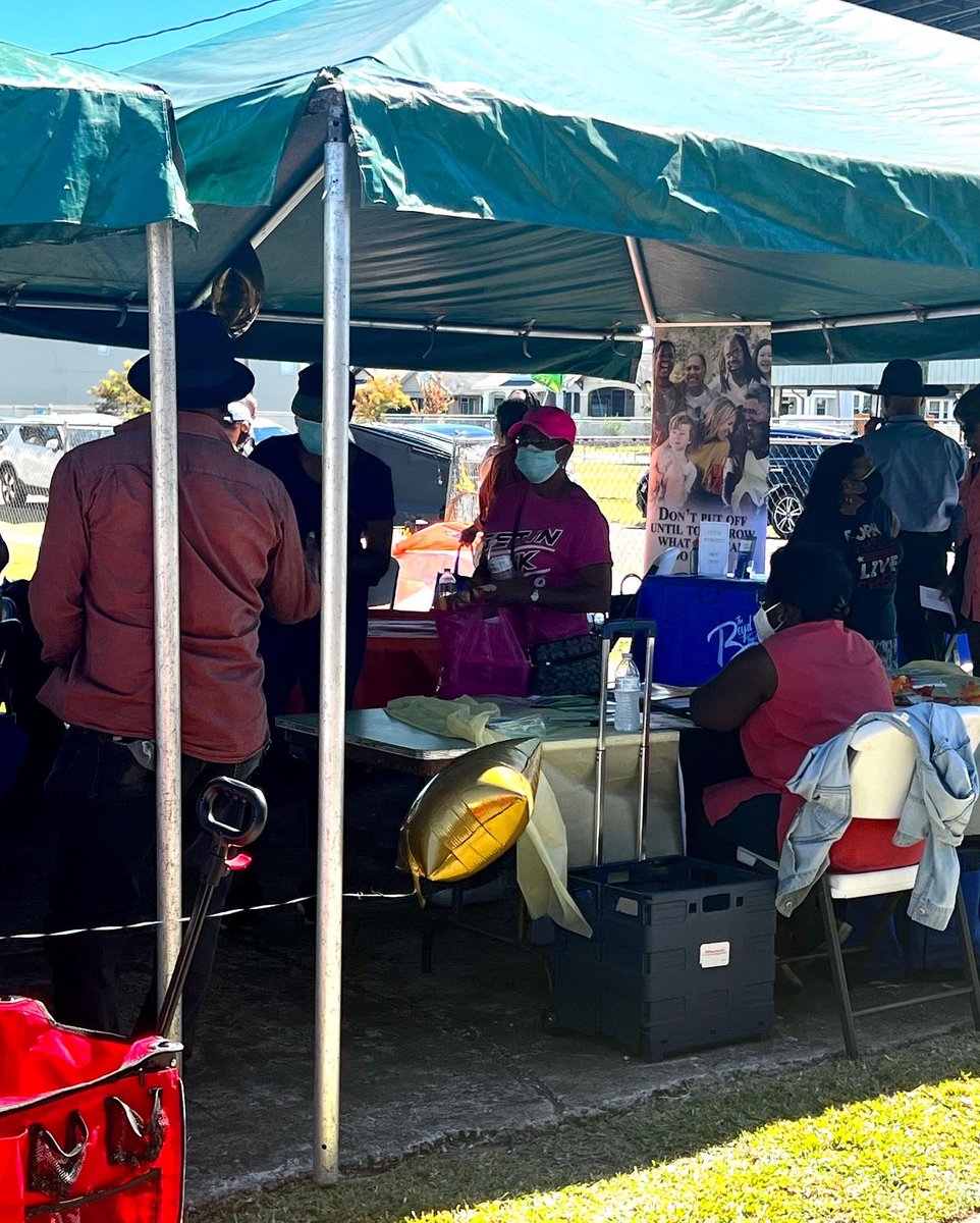 DeeBoydBroker's tweet photo. The All Saints Catholic Church Health and Wellness Fair was a major success. A community that stands together and work together, will ultimately THRIVE together! I am committed to our community.
#healthandwellness #AlgiersStrong #StateRepDelishaBoyd #DelishaDelivers https://t.co/4OE8RSfeNY