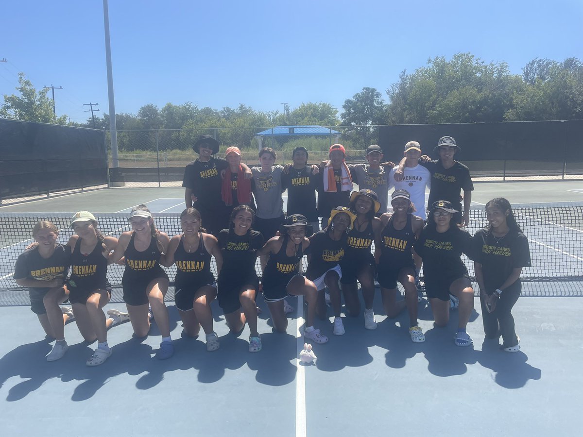 This group continues to grind! A hard fought victory over a really talented @warren_hs10s team, into our first district tournament final!

d. Warren 10-5 (17-7)
