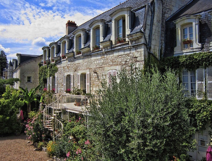 lifesafeast's tweet photo. A little FYI for my new followers;
Ask me about my published cookbook (Orange Appeal), my free e-cookbook (#IsolationBaking), and my podcast (#StirCrazyPodcast) if you are at all curious to partake.
Oh, I also own an hotel in France. https://t.co/EAMQDjOt9H