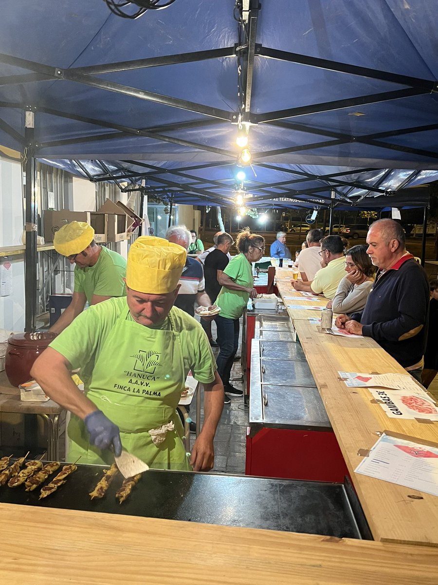 jorgequer's tweet photo. Hoy estamos disfrutando del magnífico evento realizado por la asociación de vecinos #Hanuca “II festival de la copla Félix Ariza” https://t.co/6pAjyfQd4N