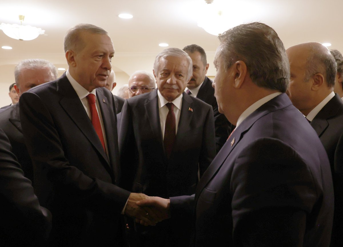 Genel Başkanımız Sayın <a href="/Mustafa_Destici/">Mustafa Destici</a>, <a href="/TBMMresmi/">TBMM</a> yasama yılı açılışında Cumhurbaşkanımız Sayın <a href="/RTErdogan/">Recep Tayyip Erdoğan</a> ile görüşerek yeni yasama yılının hayırlı olması temennisinde bulundu.