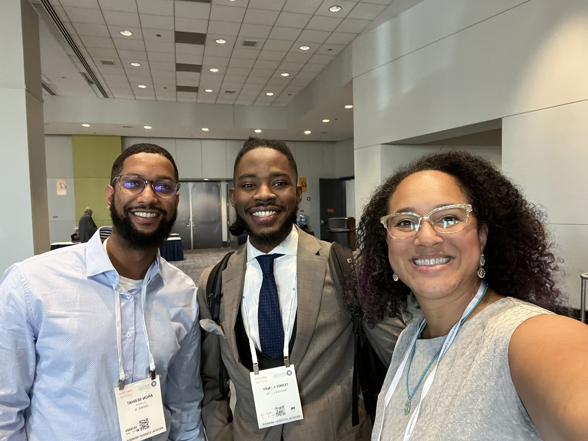 Connecting with more #mentees at #aao2022 loving this opportunity! @aao_ophth