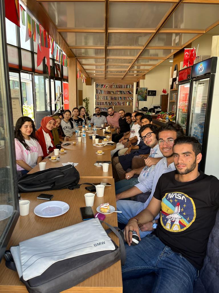 Aramıza yeni katılan ve önceki yıllarda faaliyetlerimize gönüllü olarak katılan öğrenci yönetimimizle yeni dönem toplantısı yapıldı
<a href="/udeforgtr/">UDEF</a> <a href="/gaziantepuniv/">Gaziantep Üniversitesi</a> <a href="/ydukitap/">Uluslararası Kitap Kahve</a> <a href="/Fatih_tanriover/">Fatih Tanrıöver</a>